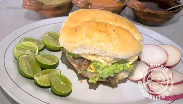 Torta árabe con guacamole c/queso